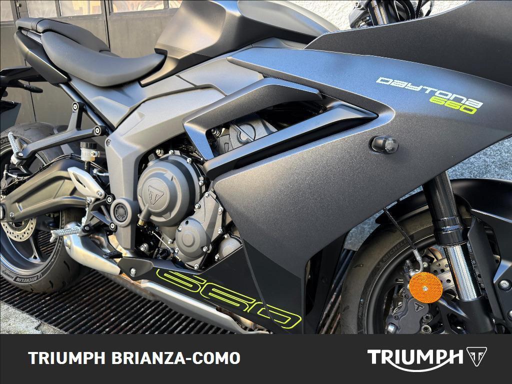 TRIUMPH Daytona 660 Abs