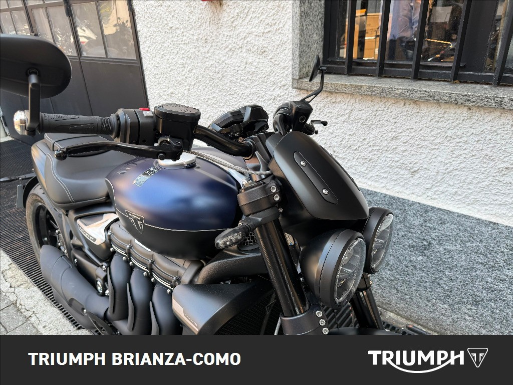 TRIUMPH Rocket III 2500 Storm R