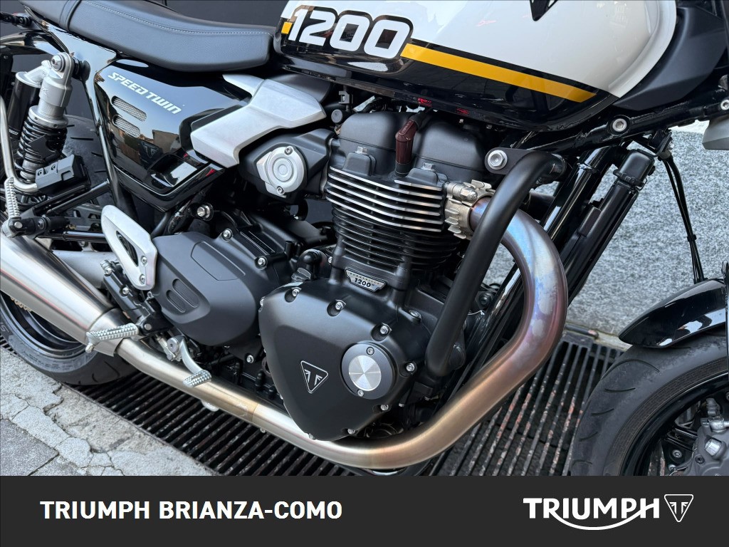 TRIUMPH Speed Twin 1200 Crystal White/Sapphire Black Abs